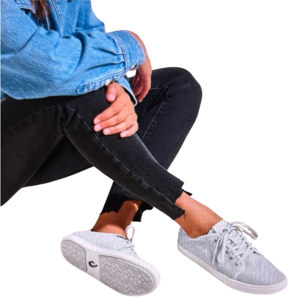 OLAKAI PEHUEA LI Sneakers in Mist Grey Size 9 — SUPER COMFY!!!